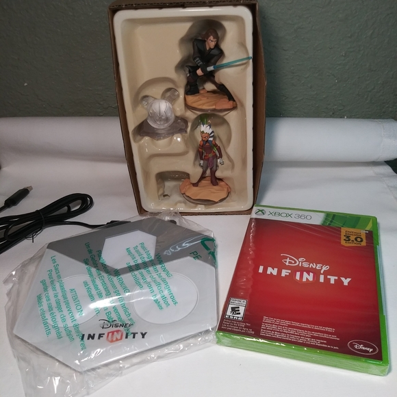 Disney Infinity xbox edition 3.0 Xbox 360 Star Wars starter pack - Picture 1 of 6